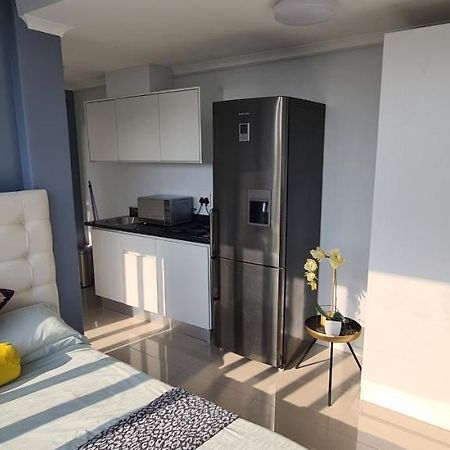 Modern Apartments At Cz Kubs East London Dış mekan fotoğraf