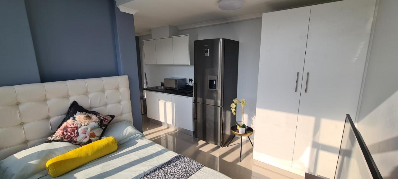 Modern Apartments At Cz Kubs East London Dış mekan fotoğraf